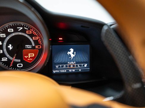 Used 2016 Ferrari 488 GTB RWD image 43