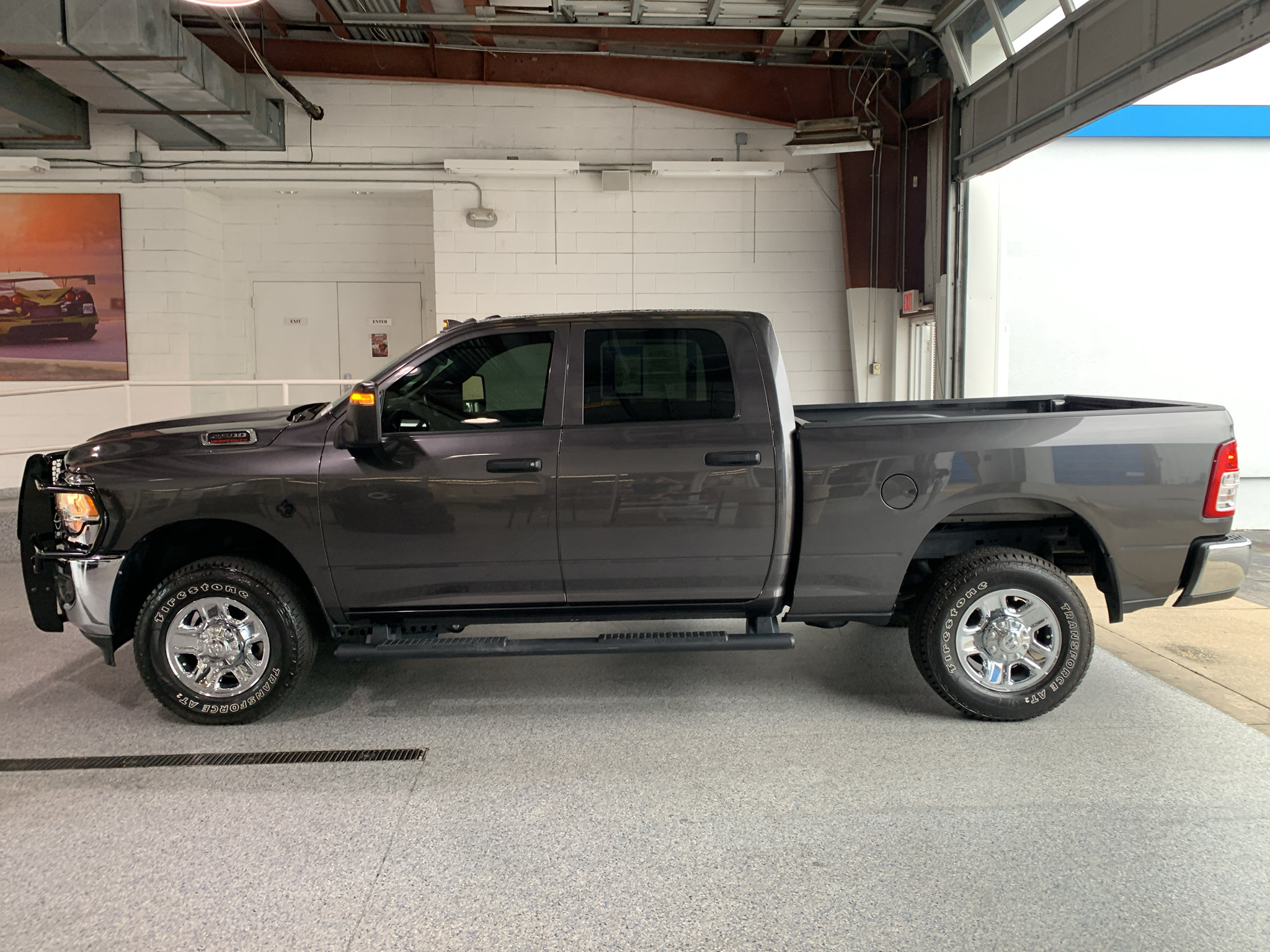 Used 2024 RAM 2500 Tradesman w/ Chrome Appearance Group AWD/4WD image 7