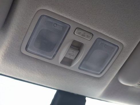 Used 2025 Hyundai Venue SEL image 26