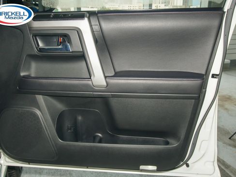 Used 2022 Toyota 4Runner Limited AWD/4WD image 15