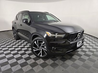 Used 2022 Volvo XC40 T5 R-Design