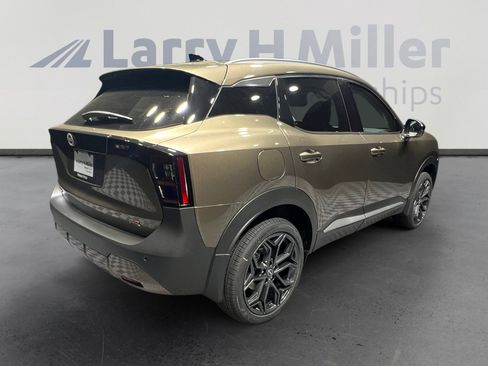 New 2026 Nissan Kicks SR image 5