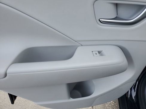 Used 2025 Hyundai Kona Limited image 15