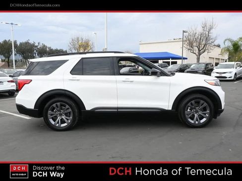 Used 2022 Ford Explorer XLT w/ Equipment Group 202A image 5