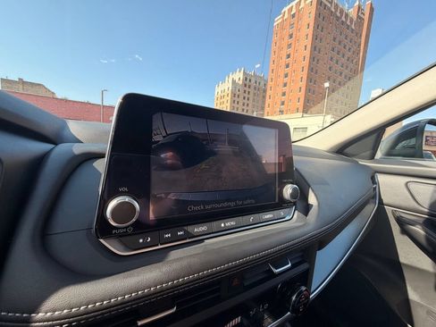 Certified 2025 Nissan Rogue SV FWD image 24