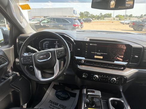 Used 2023 GMC Sierra 1500 SLT AWD/4WD image 10