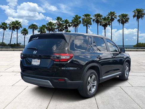 Used 2025 Honda Pilot EX-L image 4