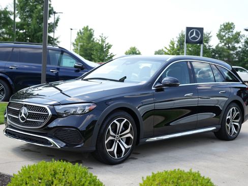 New 2025 Mercedes-Benz E 450 4MATIC All-Terrain Wagon image 3
