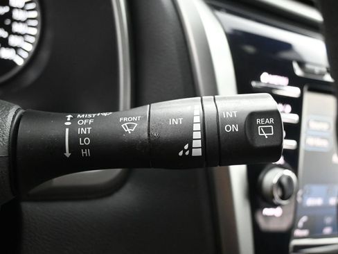 Used 2023 Nissan Murano S AWD/4WD image 18