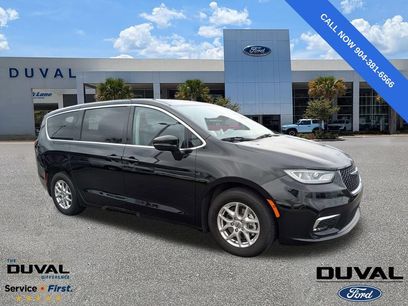 Used 2024 Chrysler Pacifica Touring-L
