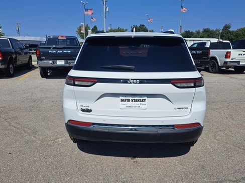 Certified 2024 Jeep Grand Cherokee Laredo X AWD/4WD image 12