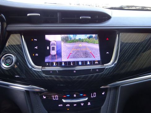 Certified 2020 Cadillac XT6 Premium Luxury AWD/4WD image 29