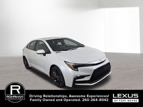 Used 2023 Toyota Corolla SE image 4