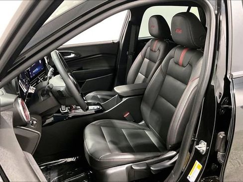 Used 2025 Chevrolet Trax RS image 22