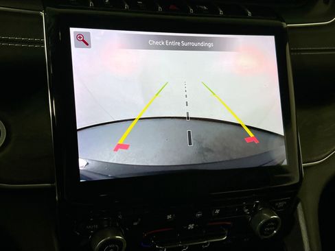 Used 2022 Jeep Grand Cherokee Overland image 14