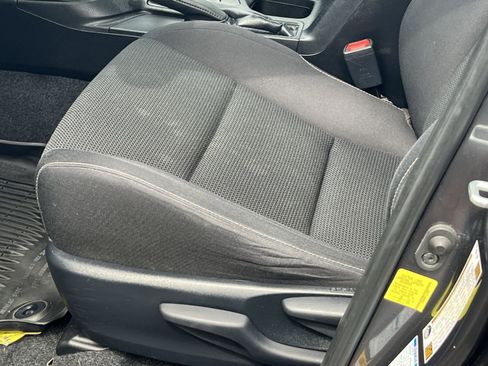 Used 2018 Toyota RAV4 XLE w/ Plus Extra Value Package AWD/4WD image 11