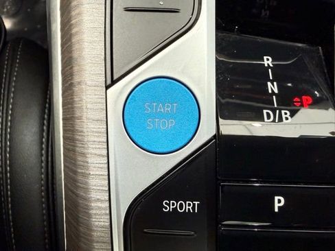 Used 2025 BMW i4 xDrive40i w/ Parking Assistance Package image 41