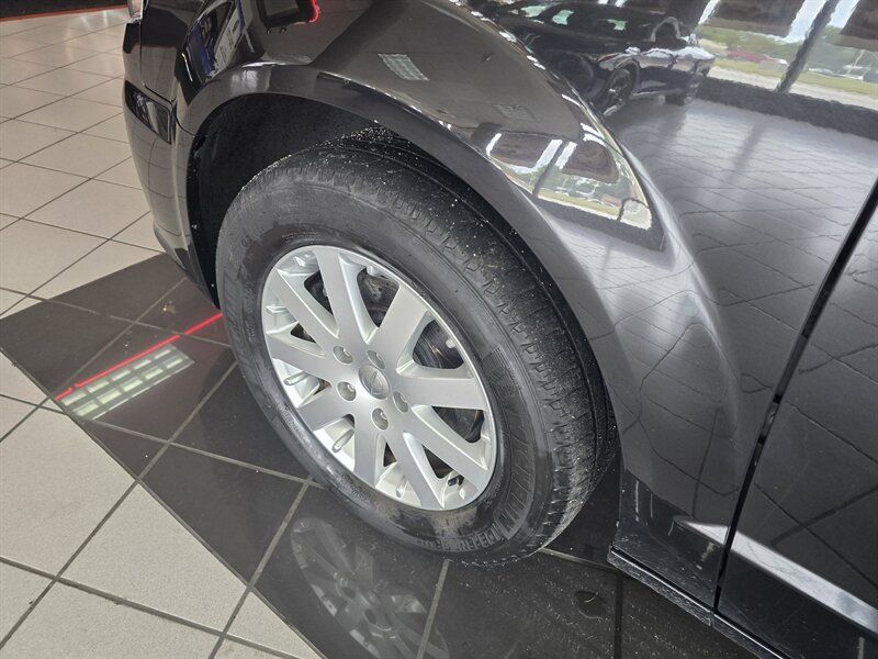 Used 2015 Chrysler Town & Country Touring w/ Driver Convenience Group FWD image 38