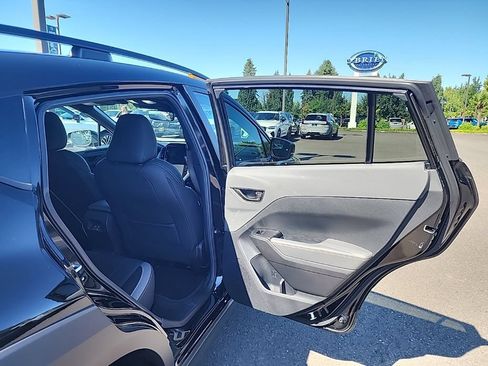 Used 2025 Subaru Crosstrek 2.5i Wilderness w/ Crosstrek Mirror Package AWD/4WD image 17