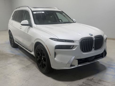 Used 2024 BMW X7 xDrive40i w/ Executive Package AWD/4WD image 14