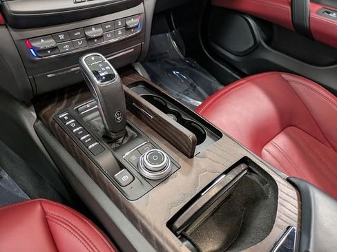 Used 2019 Maserati Ghibli S Q4 AWD/4WD image 15