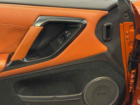 Used 2017 Nissan GT-R Premium w/ Premium Interior Package AWD/4WD image 15