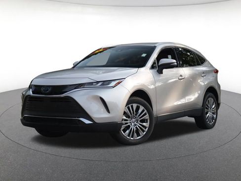 Used 2022 Toyota Venza XLE AWD/4WD image 1