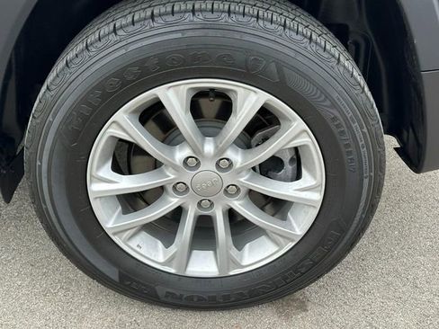 Used 2021 Jeep Cherokee Latitude w/ Mobile Office Group image 8