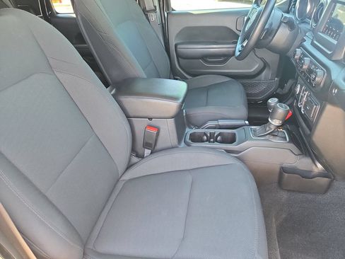Used 2021 Jeep Gladiator Sport AWD/4WD image 10