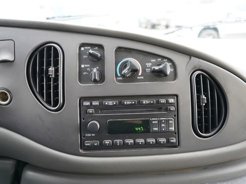 Used 2006 Ford E-350 and Econoline 350 XL image 12