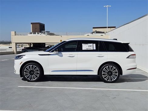 New 2025 Lincoln Aviator Black Label image 4