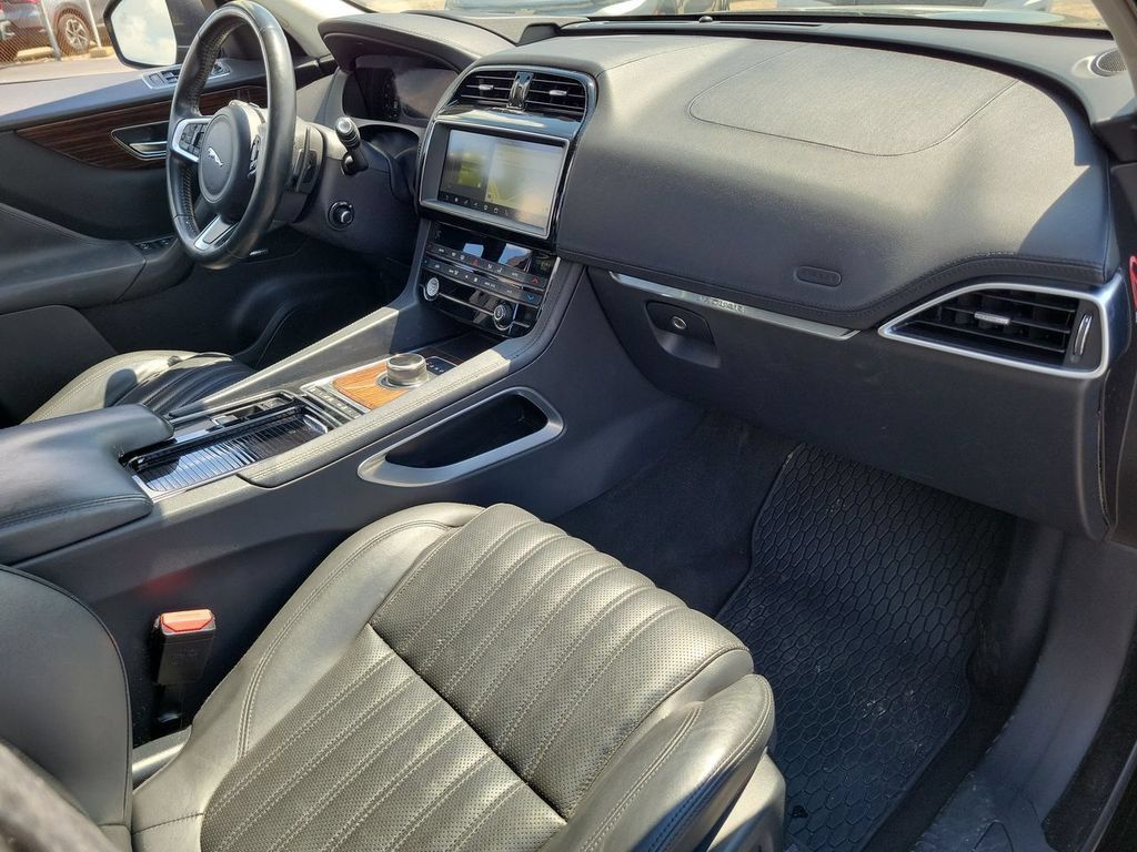 Used 2019 Jaguar F-PACE Portfolio AWD/4WD image 30