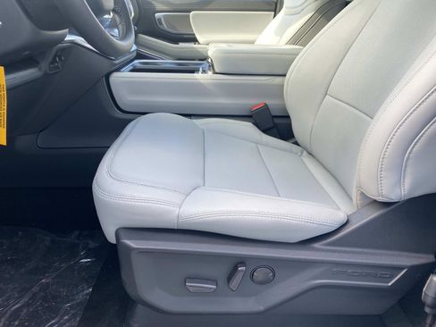 New 2026 Ford Expedition Max Platinum w/ Driver's Package image 16