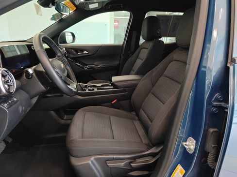 Used 2026 Chevrolet Equinox LT AWD/4WD image 11