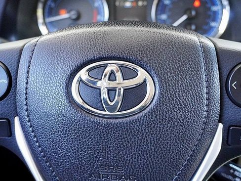 Used 2017 Toyota Corolla SE FWD image 33