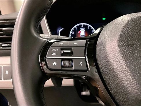 Used 2025 Honda Pilot Touring image 27