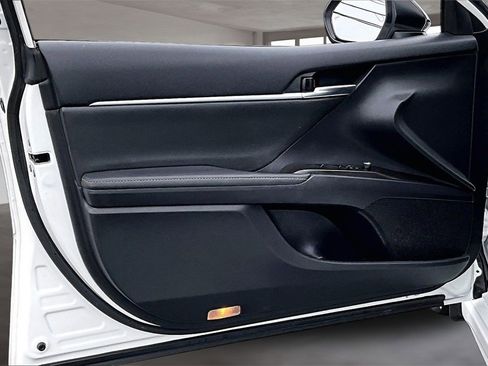 Used 2022 Toyota Camry XSE image 23