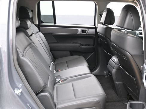 Used 2025 Hyundai Santa Fe SEL FWD image 31