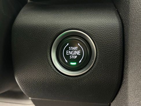 Used 2025 GMC Acadia Elevation image 24