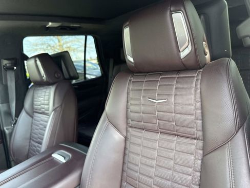 Certified 2024 Cadillac Escalade Sport Platinum w/ Heavy-Duty Trailer Package AWD/4WD image 23