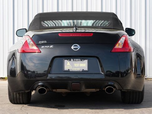 Used 2010 Nissan 370Z Touring w/ Sport Pkg image 10