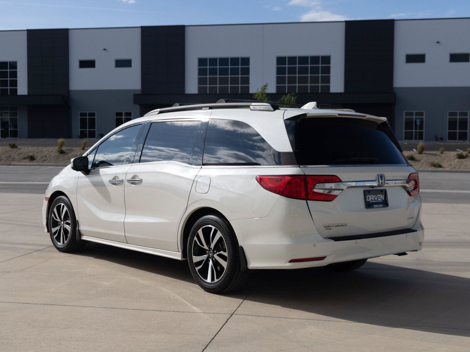 Used 2019 Honda Odyssey Elite image 4