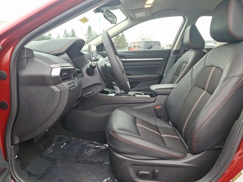 Certified 2025 Nissan Altima 2.5 SR image 13