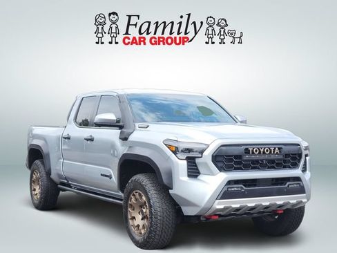 Used 2025 Toyota Tacoma 4x4 Double Cab Hybrid image 2