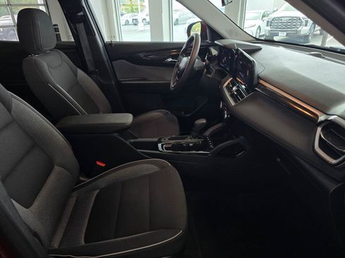 Used 2025 Chevrolet TrailBlazer LT AWD/4WD image 43