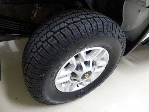 Used 2024 Chevrolet Silverado 2500 LT w/ Convenience Package image 7