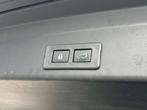 Used 2023 Subaru Ascent Limited w/ Technology Package AWD/4WD image 13