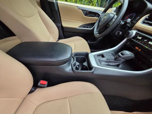 Used 2020 Toyota RAV4 LE w/ All Weather Liner Package AWD/4WD image 21