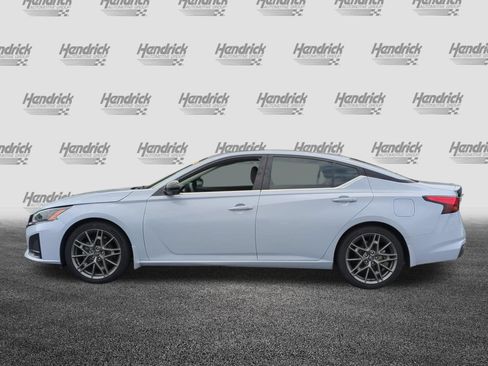 Used 2023 Nissan Altima 2.0 SR FWD image 7