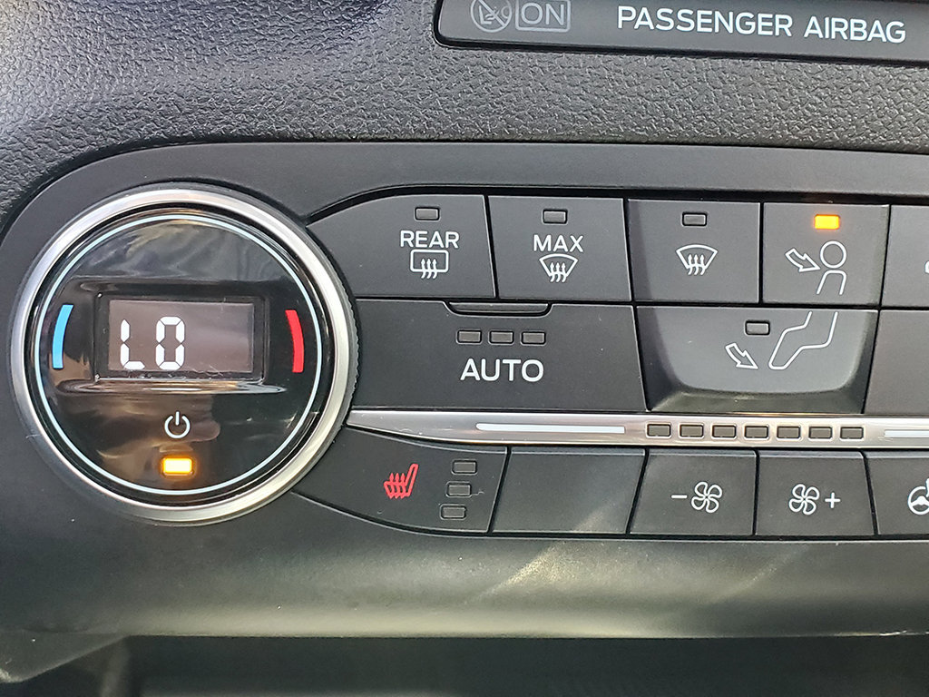 Used 2020 Ford Escape Titanium w/ Titanium Premium Package 2.0 FWD image 24